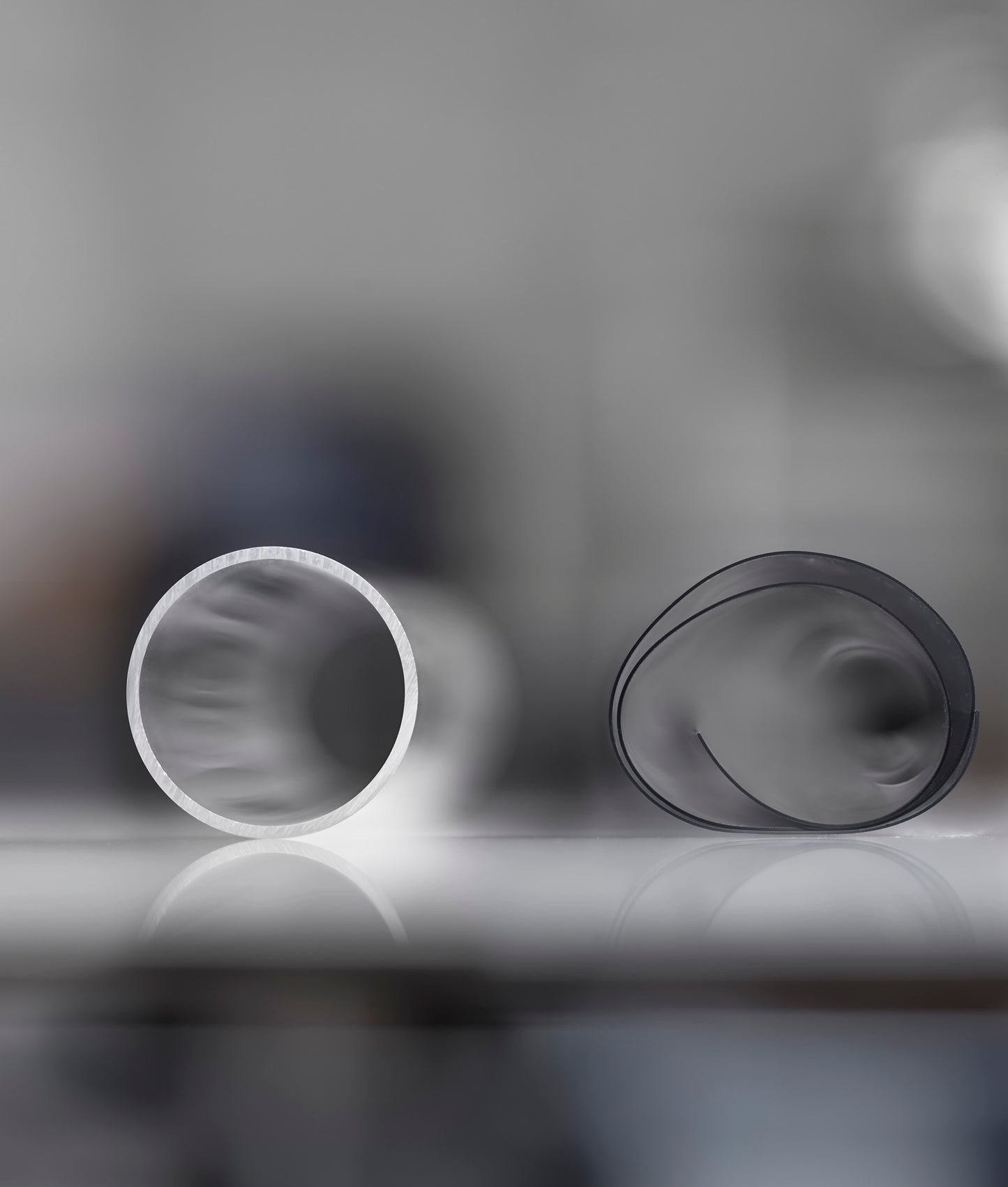 卓上の静物ー間にある2つの異なる円
