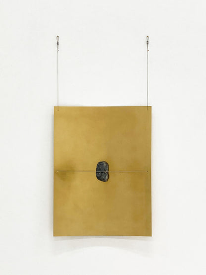 落下の停止・石ー水平 / Stop Falling ・Stone - Horizontal Position