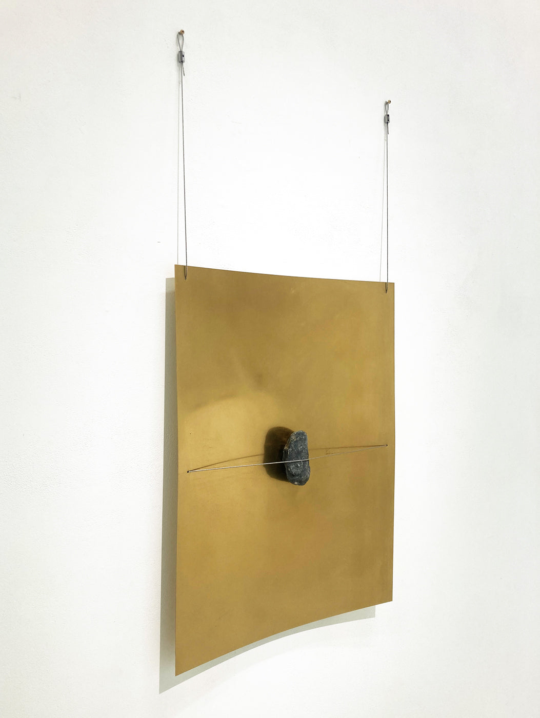 落下の停止・石ー水平 / Stop Falling ・Stone - Horizontal Position