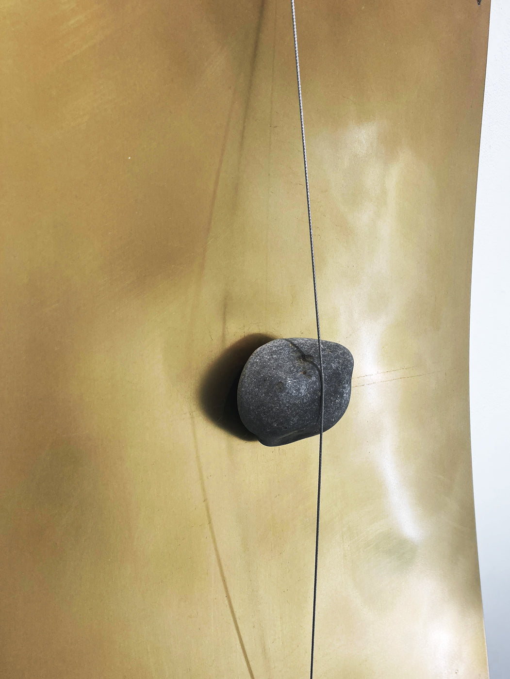 落下の停止・石ー垂直 / Stop Falling ・Stone - Vartical Position