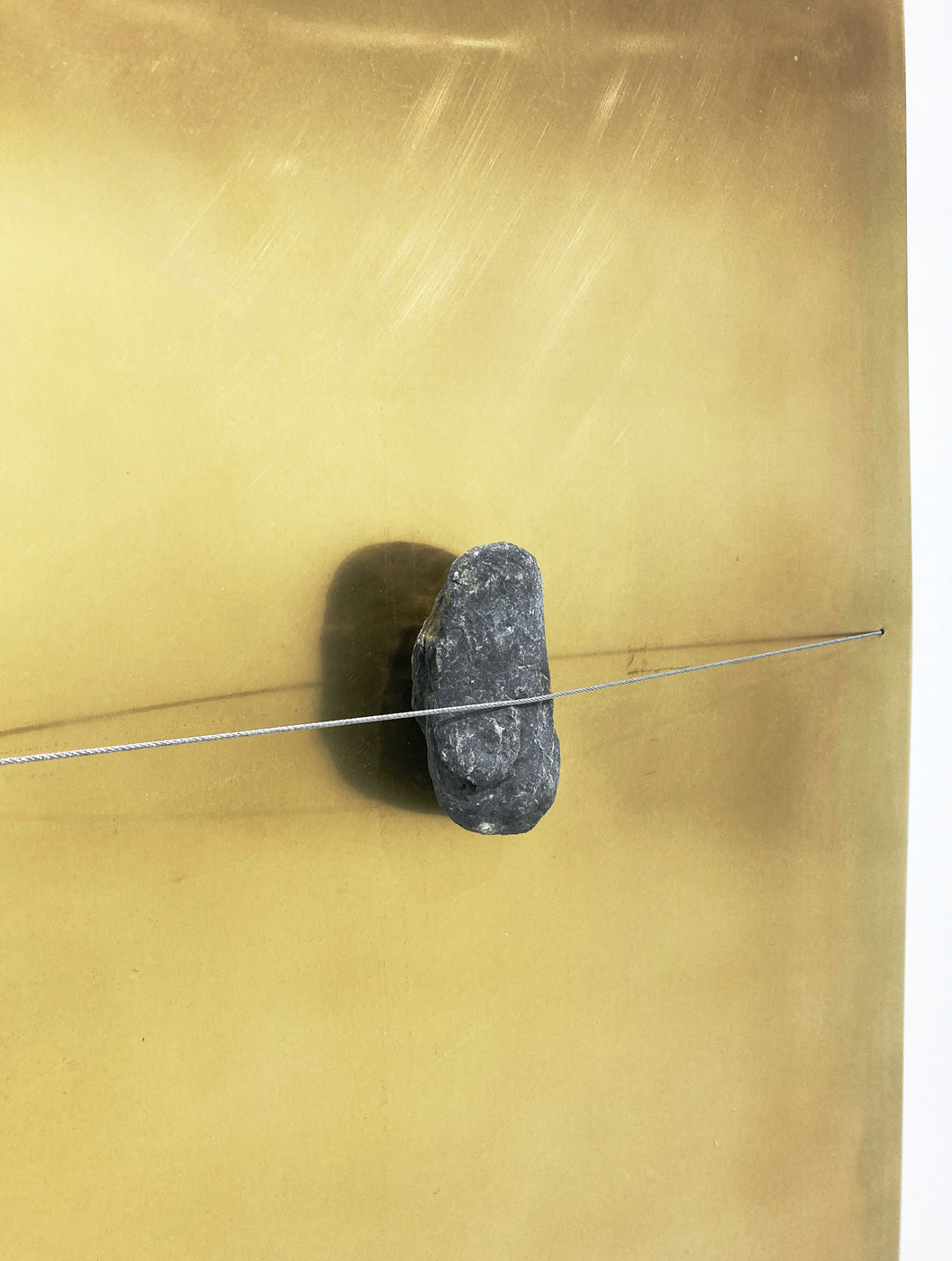 落下の停止・石ー水平 / Stop Falling ・Stone - Horizontal Position